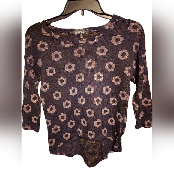 Almost Famous Tops - Almost famous S long sleeve shirt black with flowers with lace